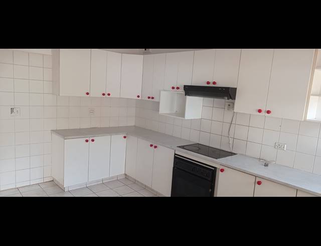 3 BEDROOM HOUSE FOR SALE IN BLUFF